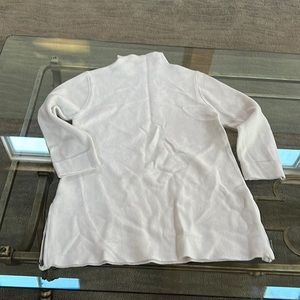 New sweater without tags only tried